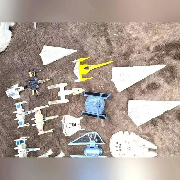 Star Wars Mini Hot Wheels Diecast Toys Assorted Mini Toys - Picture 7 of 8